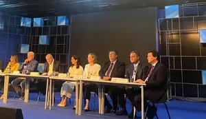 Mercadante diz que a transição preparou 23 páginas de 'revogaço' de atos de Bolsonaro