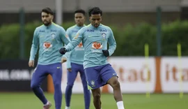Seleção brasileira realiza primeiro treino para amistosos na Europa