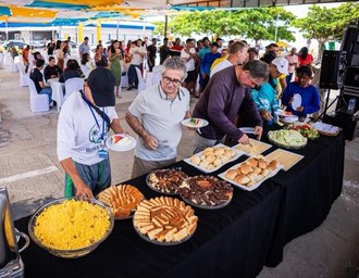 Prefeitura de Maceió promove café da manhã para ambulantes no Dia do Trabalhador