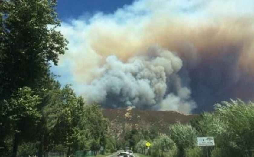 Incêndio na Califórnia é o 3° maior registrado no estado