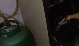 Arapiraca: mulher é presa com revólver escondido no fogão