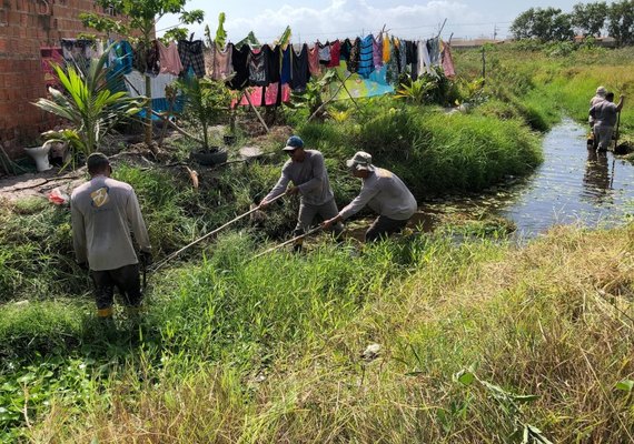 Prefeitura de Marechal Deodoro realiza obras de limpeza em canais de drenagem