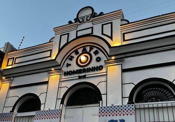 Theatro Homerinho comemora um ano com cortejo ancestral e programação gratuita