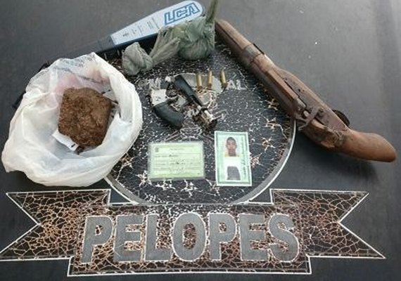 PM apreende maconha e arma artesanal em São José da Tapera