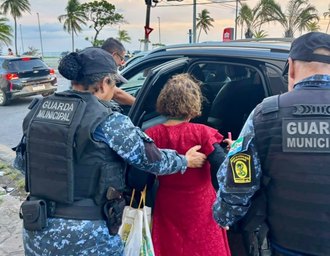 Guarda Municipal de Maceió ajuda idosa com início de Alzheimer que estava perdida no Centro