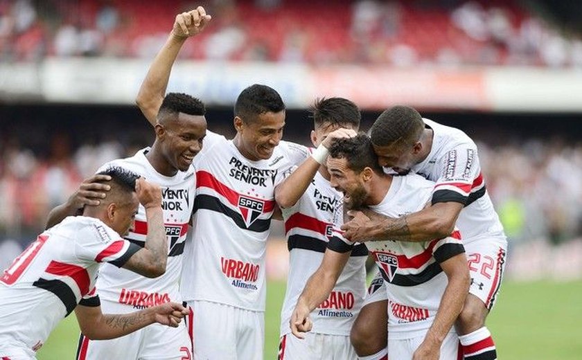 Alagoano Gilberto marca três gols e São Paulo goleia a Ponte Preta no Morumbi