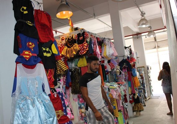 Shopping Popular: preço baixo e diversidade de fantasias para o carnaval
