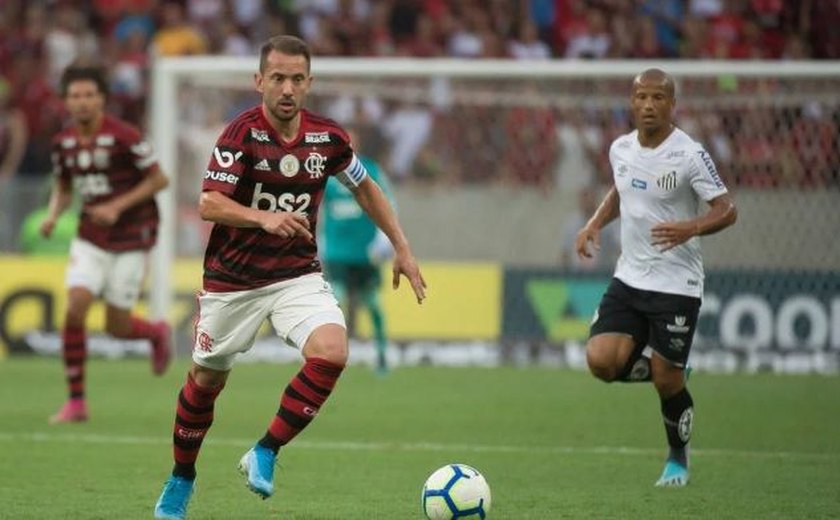 Santos sofre com Gabigol e Flamengo dispara na ponta do Brasileirão