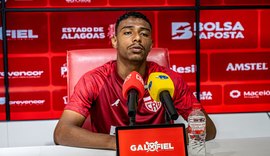Lyncon vive grande fase e mira acesso com o CRB