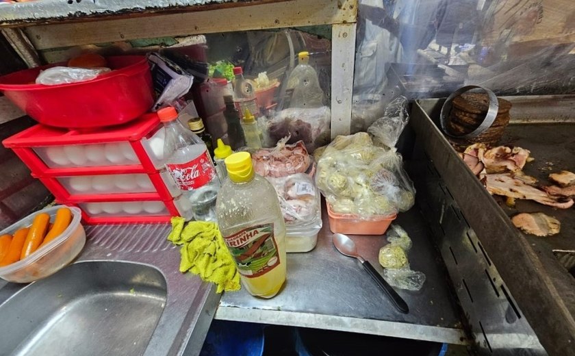 Vigilância Sanitária interdita food truck na Ponta Verde
