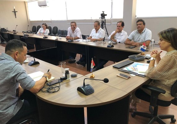 Sedetur discute estratégias com representantes do setor cooperativista de Alagoas