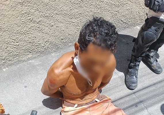 Idoso é preso por desacatar agentes do Ronda no Bairro na Jatiúca