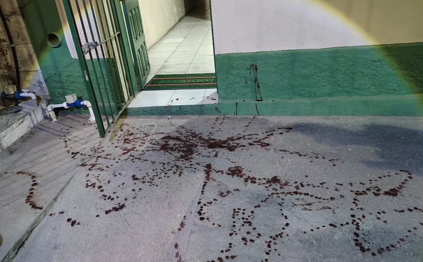 Dono de bar é esfaqueado três vezes em Pariconha; suspeito foi preso em flagrante após fugir embriagado