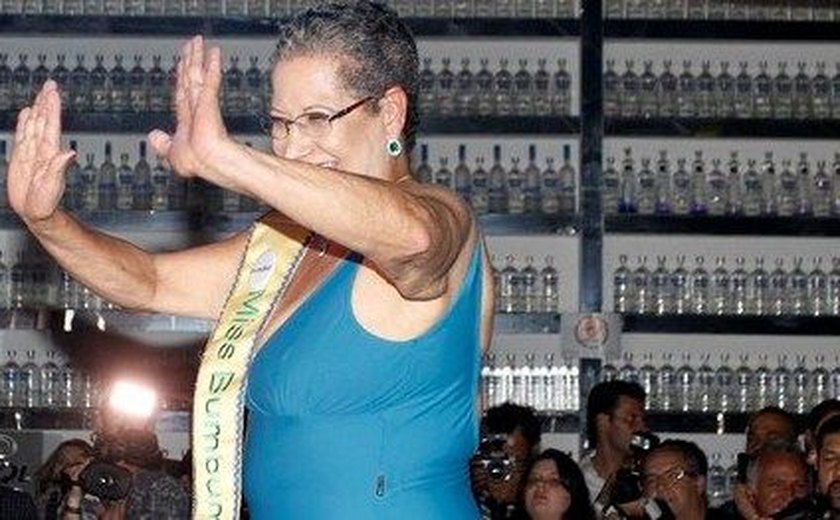Dona Geralda vence concurso Miss Bumbum: 'Valorizar mulheres da minha idade'