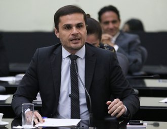 Alexandre Ayres destina mais de R$ 2 milhões em emendas parlamentares para tratamento de autistas em AL
