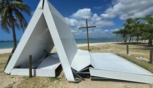Fortes ventos derrubam Capelinha do Jaraguá, um dos pontos conhecidos de Maceió