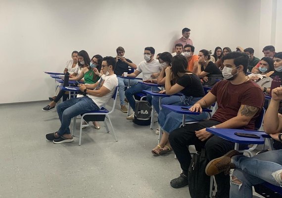Hospital Metropolitano recebe estudantes de medicina do Cesmac para estágio em cirurgia