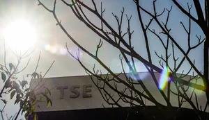 TSE mantém veto a posts que ligam Lula e Flávio Bolsonaro ao crime organizado