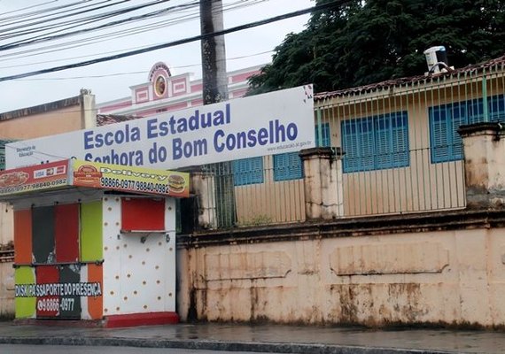 Alunos da Escola Estadual Bom Conselho estão sem aulas