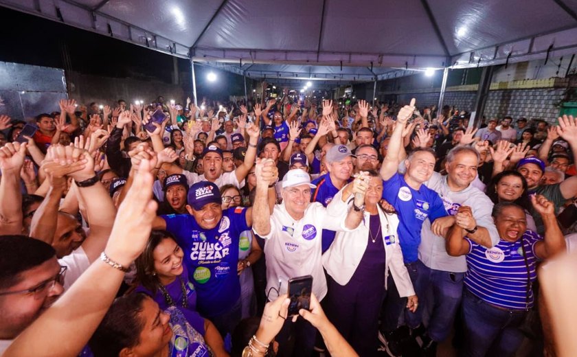 Em manifestação política de Palmeira, população dita propostas e Renan Filho garante: 'Pode me cobrar'