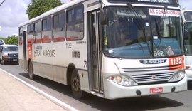 Assaltante de ônibus troca tiros com a PM e é morto em Maceió