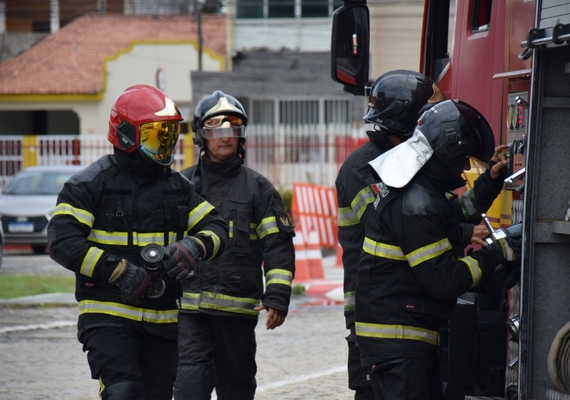 Bombeiros atendem 111 ocorrências devido às chuvas em Maceió e Rio Largo
