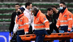 PSG vence Saint-Étienne com dois de Marquinhos, mas Neymar deixa campo de maca