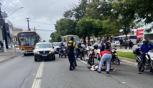 Colisão entre duas motos trava Avenida Fernandes Lima, em Maceió