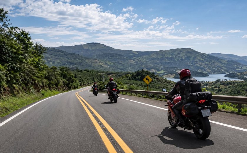 Férias de julho: planejamento e revisão da moto ajudam a reduzir riscos nas viagens
