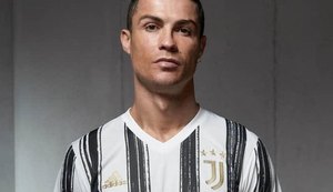 Juventus lança nova camisa com Cristiano Ronaldo e Douglas Costa de modelos