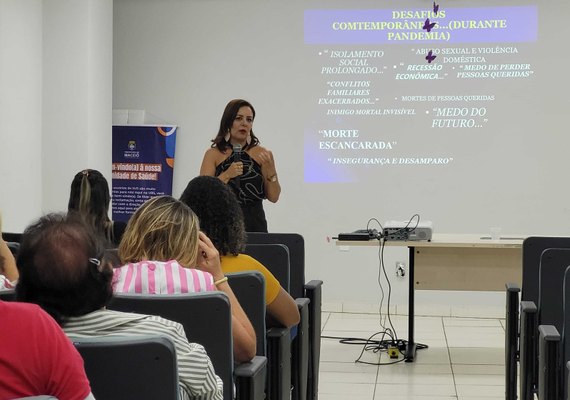 Profissionais da Prefeitura de Maceió participam de seminário sobre saúde mental na adolescência