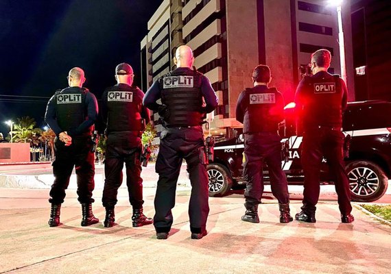 Casal com mandado de prisão em aberto por envolvimento com tráfico de drogas é preso