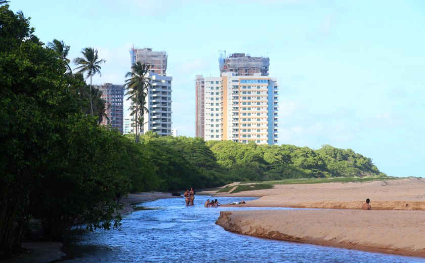 População cobra solução sobre Rio Jacarecica