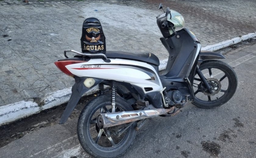 Polícia Militar recupera veículos e detém suspeito durante ações no Clima Bom e Jacintinho