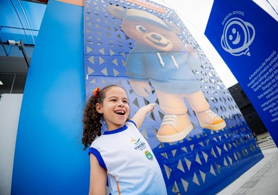 Primeira escola bilíngue de Maceió transforma rotina de alunos no Graciliano Ramos