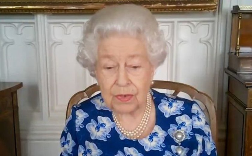 Rainha Elizabeth participa de reunião online para agradecer voluntários durante pandemia