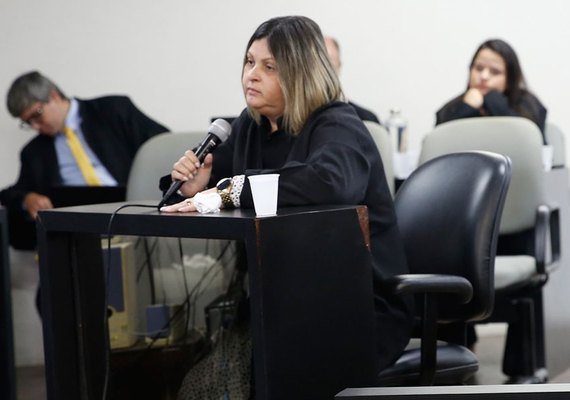 ﻿Em júri, acusada de mandar matar ex-companheiro em Maceió nega crime