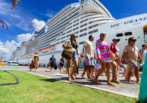 Posto de Atendimento da Sesau no Porto de Maceió atende turistas de mais um transatlântico