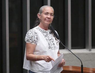 Heloísa Helena retorna ao Congresso com discurso inflamado contra injustiças e em defesa dos mais pobres
