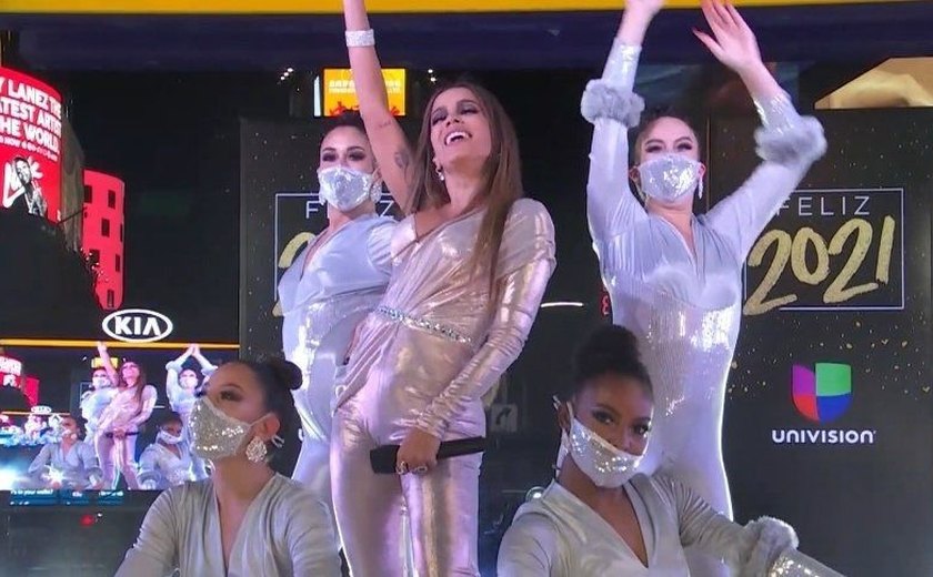 Anitta celebra Réveillon cantando na Times Square: 'igual, mas diferente'