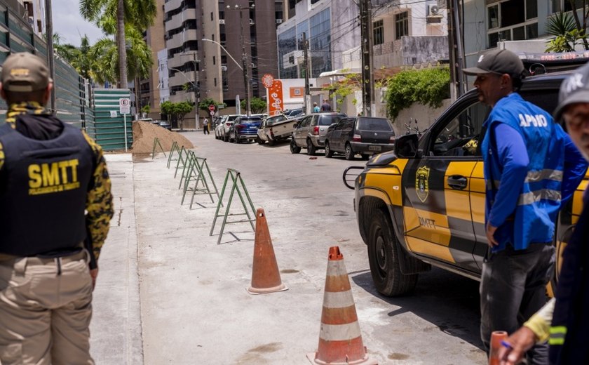 DMTT recolhe mais de 700 cones utilizados irregularmente para reservar vagas em Maceió