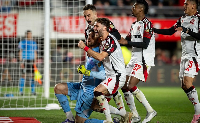 Rossi brilha nos pênaltis e garante classificação do Flamengo na Libertadores