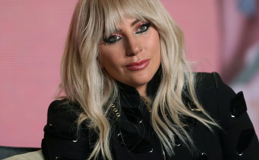 Com dores, Lady Gaga cancela shows na Europa
