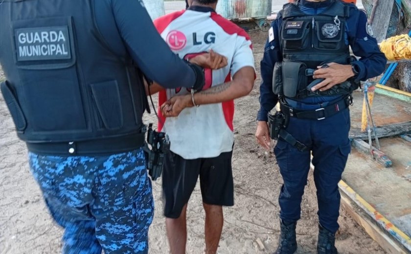 Homem é preso em flagrante por furto de tapumes em obra pública na Pajuçara