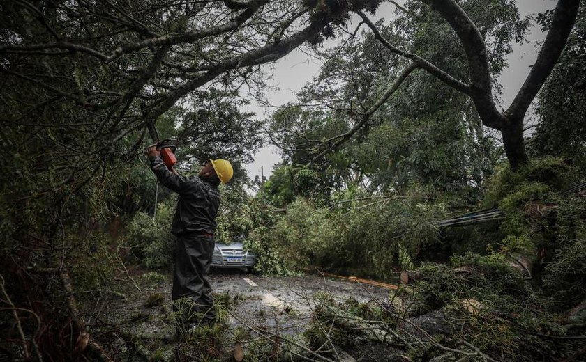 Passagem de ciclone no Rio Grande do Sul já causou morte de 13 pessoas