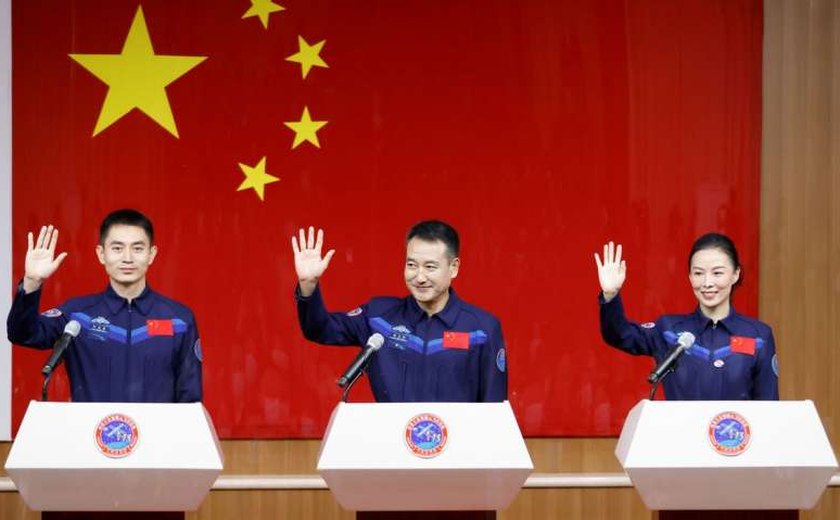 China enviará três astronautas para estação espacial no sábado