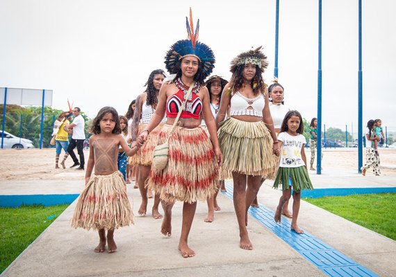 Seduc lança livro de professores sobre os povos indígenas