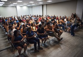 Prefeitura de Maceió capacita 260 ambulantes da orla e fortalece economia e turismo