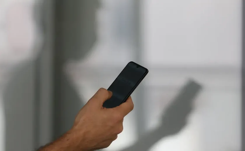 Mais de 830 mil celulares foram subtraídos em 2025, aponta relatório