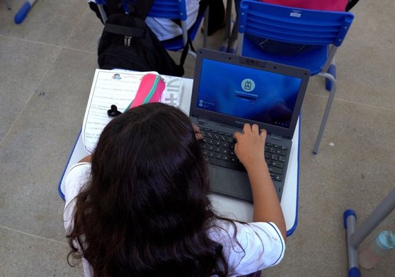 Acesso à internet em escolas da rede pública de Alagoas chega a 97,1% em 2025